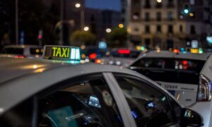 Benefits You Can Get From Hiring Professional Taxi Cabs Services